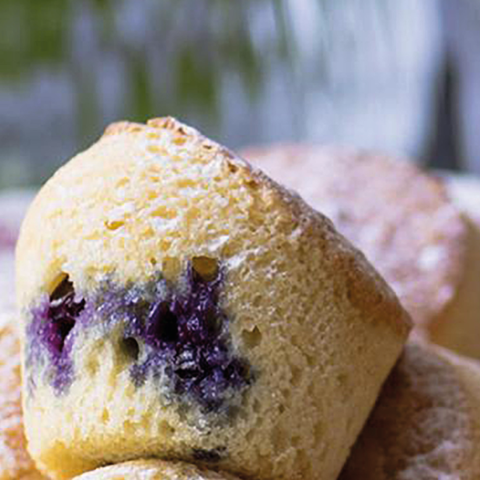 Soffici nuvolette di pancake con confettura Hero di Stagione ai frutti di bosco